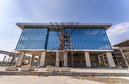 عيادة - استوديو - 1 حمام للبيع في جولدن جيت - شارع التسعين الجنوبي - التجمع الخامس - مدينة القاهرة الجديدة - القاهرة