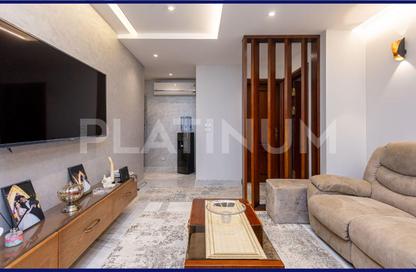 شقة - 3 غرف نوم - 2 حمامات للبيع في طريق الجيش - كامب شيزار - حي وسط - الاسكندرية