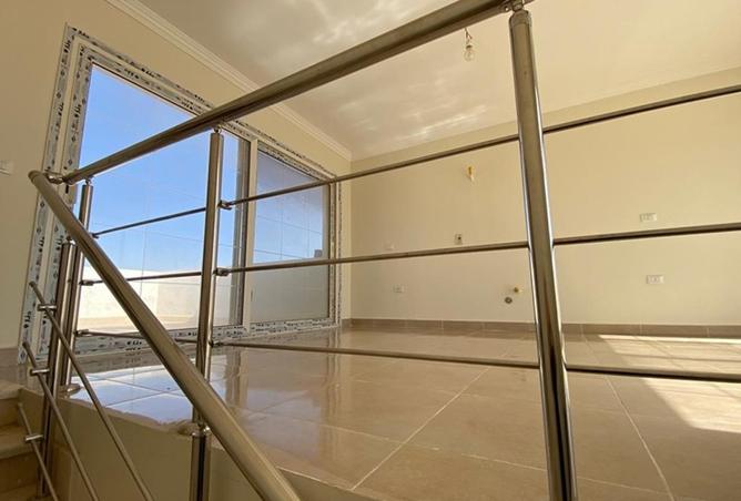 8329478 - Property Image 2