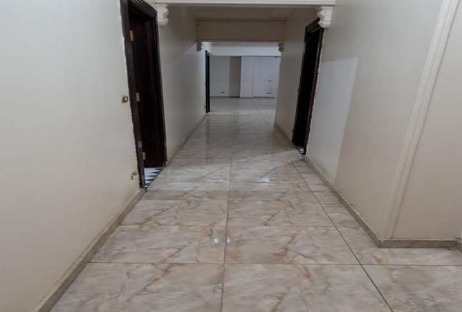 8300193 - Property Image 3