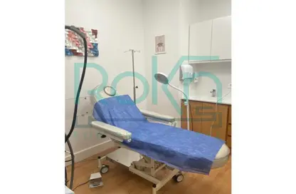 Clinic - Studio - 2 Bathrooms for sale in Beverly Hills - Sheikh Zayed Compounds - Sheikh Zayed City - Giza