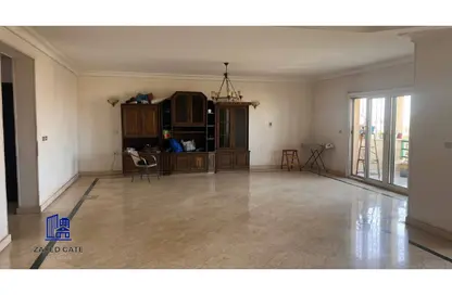 Apartment - 4 Bedrooms - 2 Bathrooms for sale in Zayed 2000 - 4th District - Sheikh Zayed City - Giza