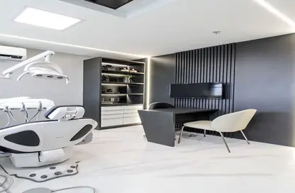 Clinic - Studio - 1 Bathroom for sale in West Park Mall - 26th of July Corridor - 6 October City - Giza