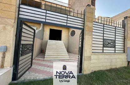 Duplex - 4 Bedrooms - 4 Bathrooms for sale in 13th District - Sheikh Zayed City - Giza