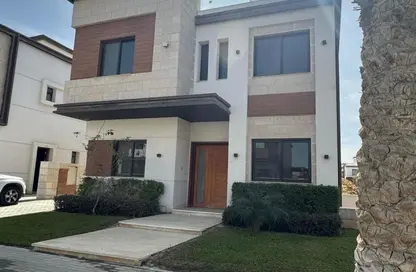 Villa - 5 Bedrooms - 5 Bathrooms for sale in Azzar - 5th Settlement Compounds - The 5th Settlement - New Cairo City - Cairo