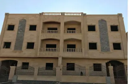 بناية كاملة - استوديو - 5 حمامات للبيع في الحي الثامن - مدينة العبور - القليوبية