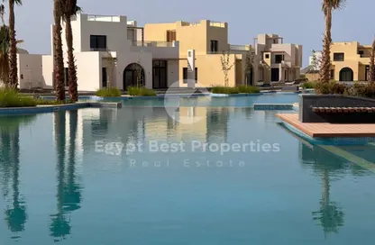 Chalet - 2 Bedrooms - 2 Bathrooms for sale in Makadi Orascom Resort - Makadi - Hurghada - Red Sea