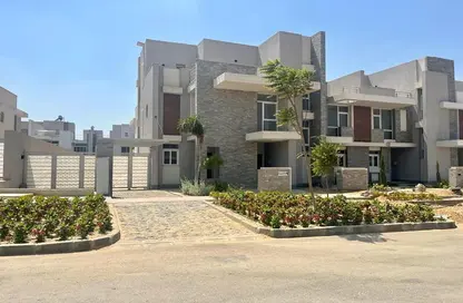 Townhouse - 4 Bedrooms - 4 Bathrooms for sale in Al Maqsad - New Capital Compounds - New Capital City - Cairo