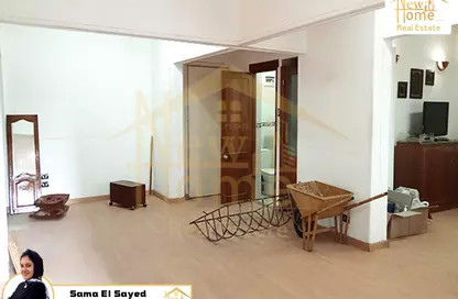 Apartment - 1 Bedroom - 1 Bathroom for sale in Smouha Square - Smouha - Hay Sharq - Alexandria