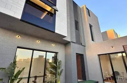 Villa - 3 Bedrooms - 3 Bathrooms for sale in Eastshire compound - 5th Settlement Compounds - The 5th Settlement - New Cairo City - Cairo