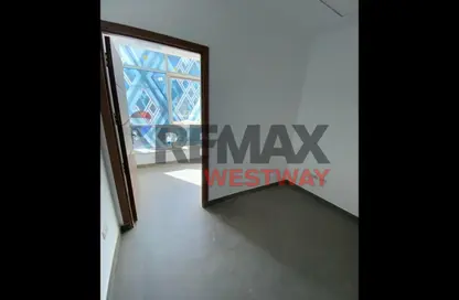 عيادة - استوديو - 1 حمام للايجار في كازان بلازا - كمبوندات 6 أكتوبر - مدينة 6 أكتوبر - الجيزة