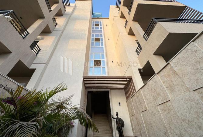 8318830 - Property Image 2