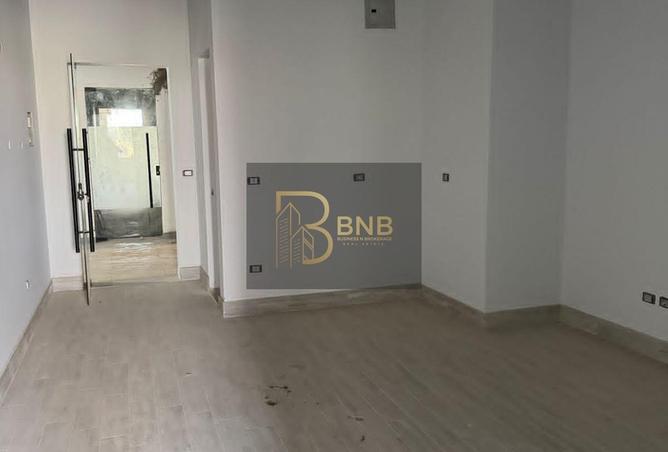 8223908 - Property Image 2