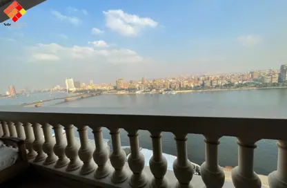 شقة - 3 غرف نوم - 5 حمامات للبيع في شارع النيل - الدقي - الجيزة