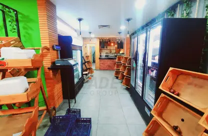محل تجاري - استوديو - 1 حمام للبيع في شارع السيدة سكينة إبنت الحسين - كفر عبده - رشدي - حي شرق - الاسكندرية