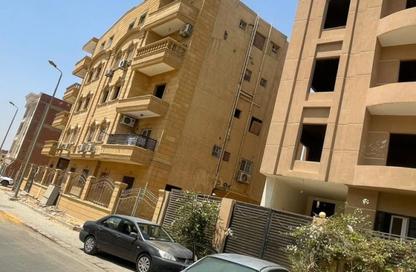 بناية كاملة - 8 غرف نوم - 8 حمامات للبيع في محور محمد نجيب - ابو الهول - مدينة القاهرة الجديدة - القاهرة