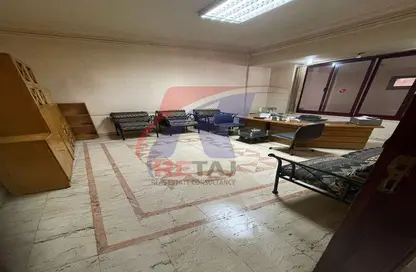 Apartment - 5 Bedrooms - 1 Bathroom for rent in Mohamed Farid Abou Hadid St. - Al Hadiqah Al Dawliyah - 7th District - Nasr City - Cairo