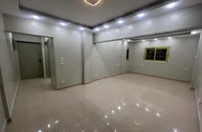 Office Space - Studio - 2 Bathrooms for rent in Gameat Al Dewal Al Arabeya St. - Mohandessin - Giza
