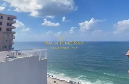 شقة - 3 غرف نوم - 3 حمامات للبيع في طريق الجيش - كامب شيزار - حي وسط - الاسكندرية