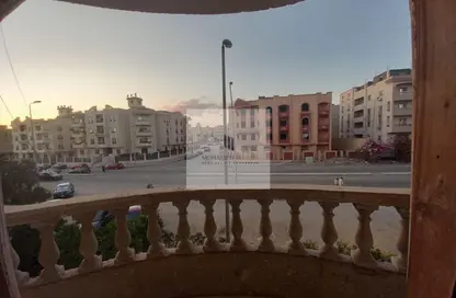 شقة - 3 غرف نوم - 2 حمامات للبيع في شارع المهندس احمد كمال حمدي - الحي السادس عشر - الشيخ زايد - الجيزة