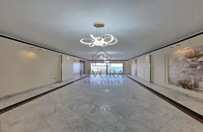 Apartment - 3 Bedrooms - 2 Bathrooms for sale in Al Geish Road - Saraya - Sidi Beshr - Hay Awal El Montazah - Alexandria