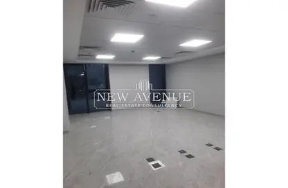 Office Space - Studio - 1 Bathroom for rent in Hyde Park Business District Mall - South Teseen St. - The 5th Settlement - New Cairo City - Cairo