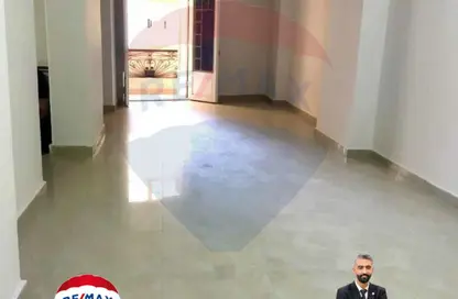 شقة - 3 غرف نوم - 2 حمامات للبيع في شارع محرم بك - محرم بك - حي وسط - الاسكندرية