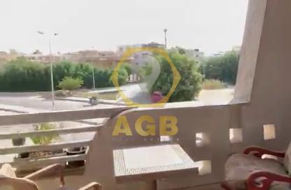 شقة - 4 غرف نوم - 2 حمامات للبيع في المجاورة السابعة - الحي الثالث شرق - مدينة الشروق - القاهرة