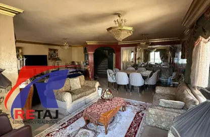 Apartment - 5 Bedrooms - 4 Bathrooms for sale in Saeed Zakaria St. - Al Sefarat District - Nasr City - Cairo