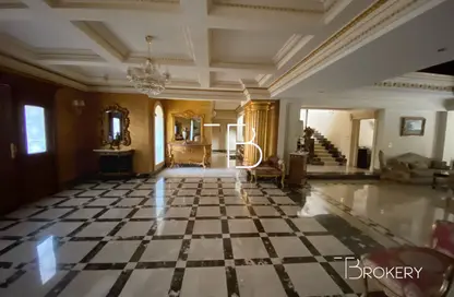 فيلا - 5 غرف نوم - 6 حمامات للبيع في الصفوة - محور 26 يوليو - مدينة 6 أكتوبر - الجيزة