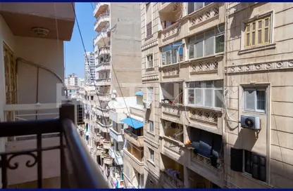 شقة - 3 غرف نوم - 3 حمامات للبيع في شارع ابو قير - سبورتنج - حي شرق - الاسكندرية