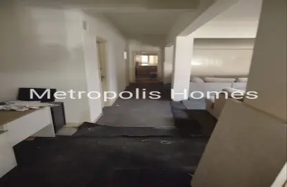 Shop - Studio - 7+ Bathrooms for rent in Hay El Maadi - Cairo