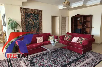 Apartment - 4 Bedrooms - 3 Bathrooms for rent in Al Nasr Road - 6th Zone - Nasr City - Cairo