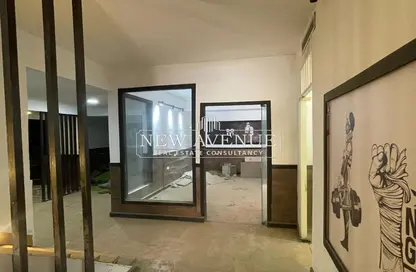 Retail - Studio - 4 Bathrooms for rent in Youssef Abbas St. - El Tawfik City - Nasr City - Cairo