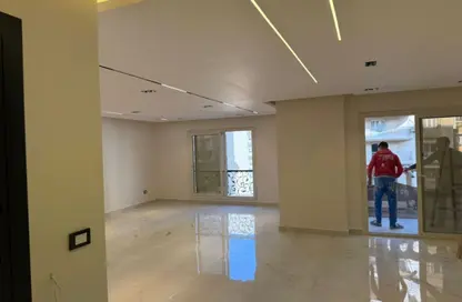 شقة - 3 غرف نوم - 3 حمامات للبيع في شارع مكرم عبيد - المنطقة السادسة - مدينة نصر - القاهرة