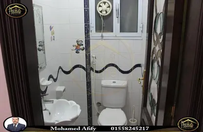 شقة - 3 غرف نوم - 2 حمامات للبيع في شارع محمد الاقبال - لوران - حي شرق - الاسكندرية