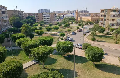 Apartment - 2 Bedrooms - 1 Bathroom for sale in 1st District - Sheikh Zayed City - Giza