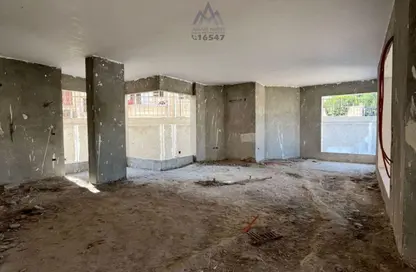 فيلا - 5 غرف نوم - 4 حمامات للبيع في شارع دكتور سميرة موسي - الحي الخامس - مدينة العبور - القليوبية