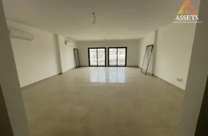 (بنتهاوس  (روف - 3 غرف نوم - 4 حمامات للبيع في مون ريزيدنس - فيفث سكوير - التجمع الخامس - مدينة القاهرة الجديدة - القاهرة
