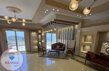 Penthouse - 3 Bedrooms - 3 Bathrooms for sale in Ahmed Fakhry St. - 6th Zone - Nasr City - Cairo