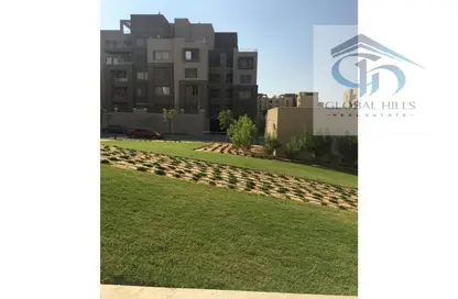 شقة - 2 غرف نوم - 2 حمامات للبيع في فيلدج جيت - المستثمرين الجنوبية - مدينة القاهرة الجديدة - القاهرة