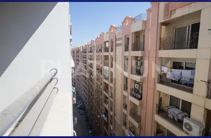 شقة - 3 غرف نوم - 2 حمامات للبيع في شارع مدرسة الريادة - سموحة - حي شرق - الاسكندرية