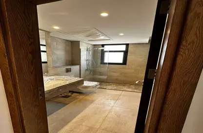 Apartment - 2 Bedrooms - 2 Bathrooms for sale in District 5 - 5th Settlement Compounds - The 5th Settlement - New Cairo City - Cairo