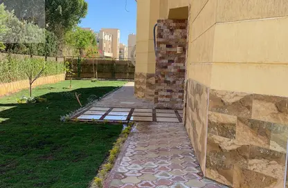 فيلا - 8 غرف نوم - 8 حمامات للبيع في طريق بيفرلي هيلز - الحي السابع عشر - الشيخ زايد - الجيزة