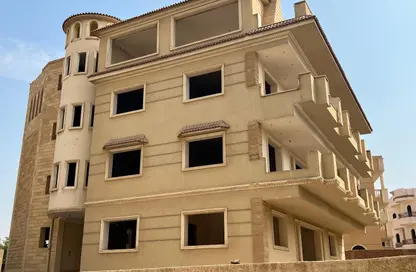 فيلا - 8 غرف نوم - 8 حمامات للبيع في غرب سوميد - مدينة 6 أكتوبر - الجيزة