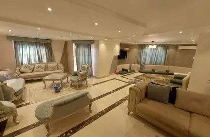 شقة - 3 غرف نوم - 3 حمامات للبيع في شارع شهاب - المهندسين - الجيزة