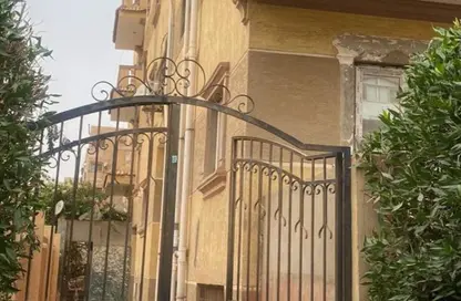Apartment - 3 Bedrooms - 2 Bathrooms for sale in Street 10 - 11th District - Sheikh Zayed City - Giza