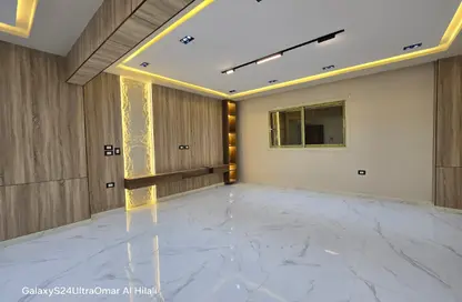 Apartment - 3 Bedrooms - 2 Bathrooms for sale in Gate 1 - Khofo - Hadayek El Ahram - Giza
