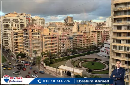 Apartment - 3 Bedrooms - 2 Bathrooms for rent in Amin Yehia St. - Zezenia - Hay Sharq - Alexandria
