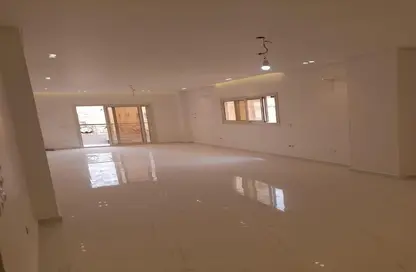 Apartment - 3 Bedrooms - 3 Bathrooms for sale in Al Hekma St. - Sheikh Zayed City - Giza